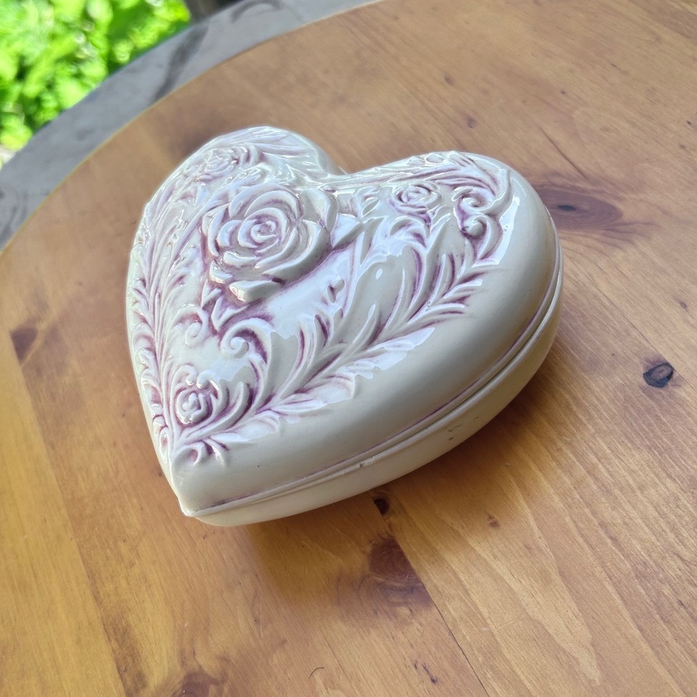 Vintage Ceramic Heart Trinket‎ Box Mauve Pink Raised Rose Lidded Studio Pottery